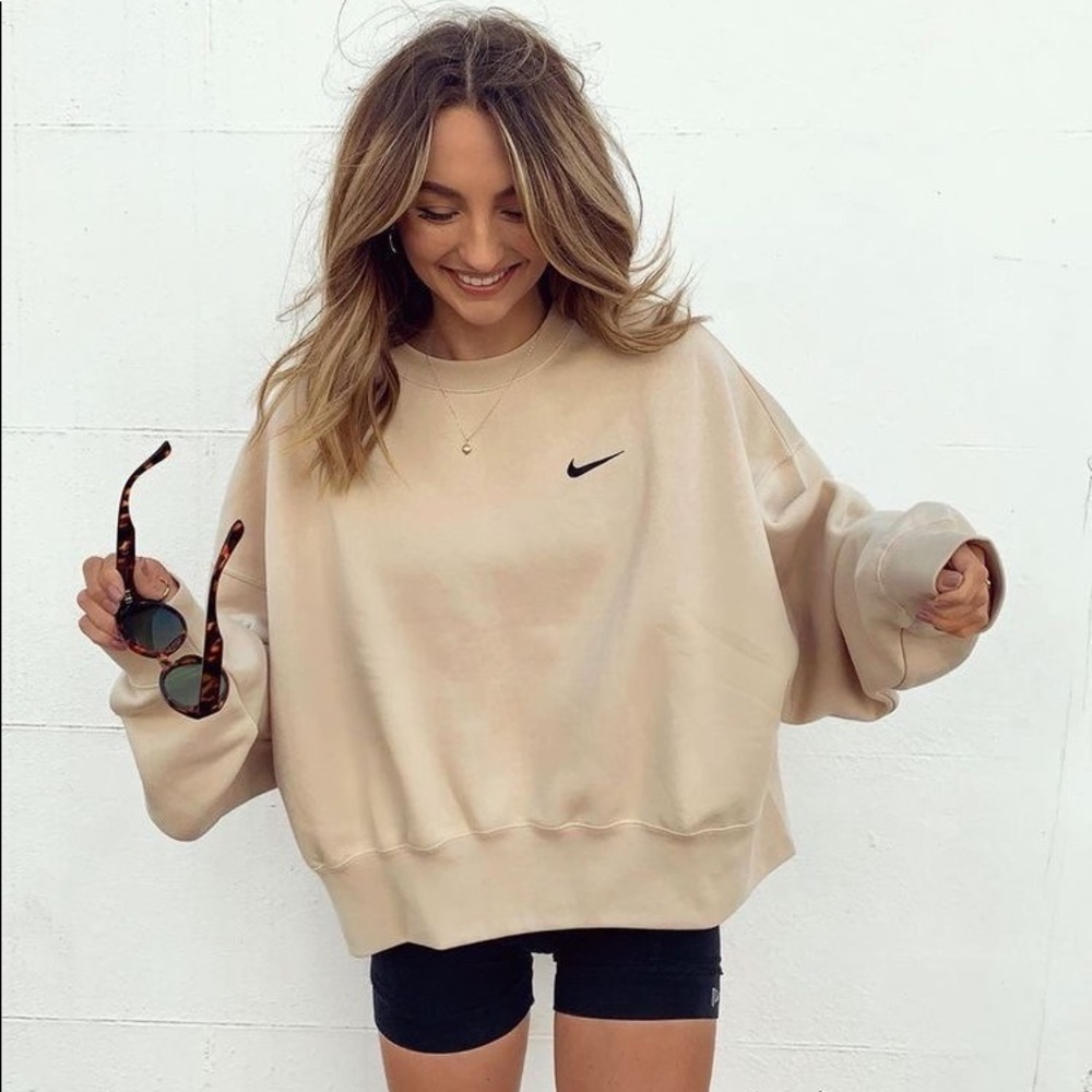 Nike Essentials cropped oversize crew neck